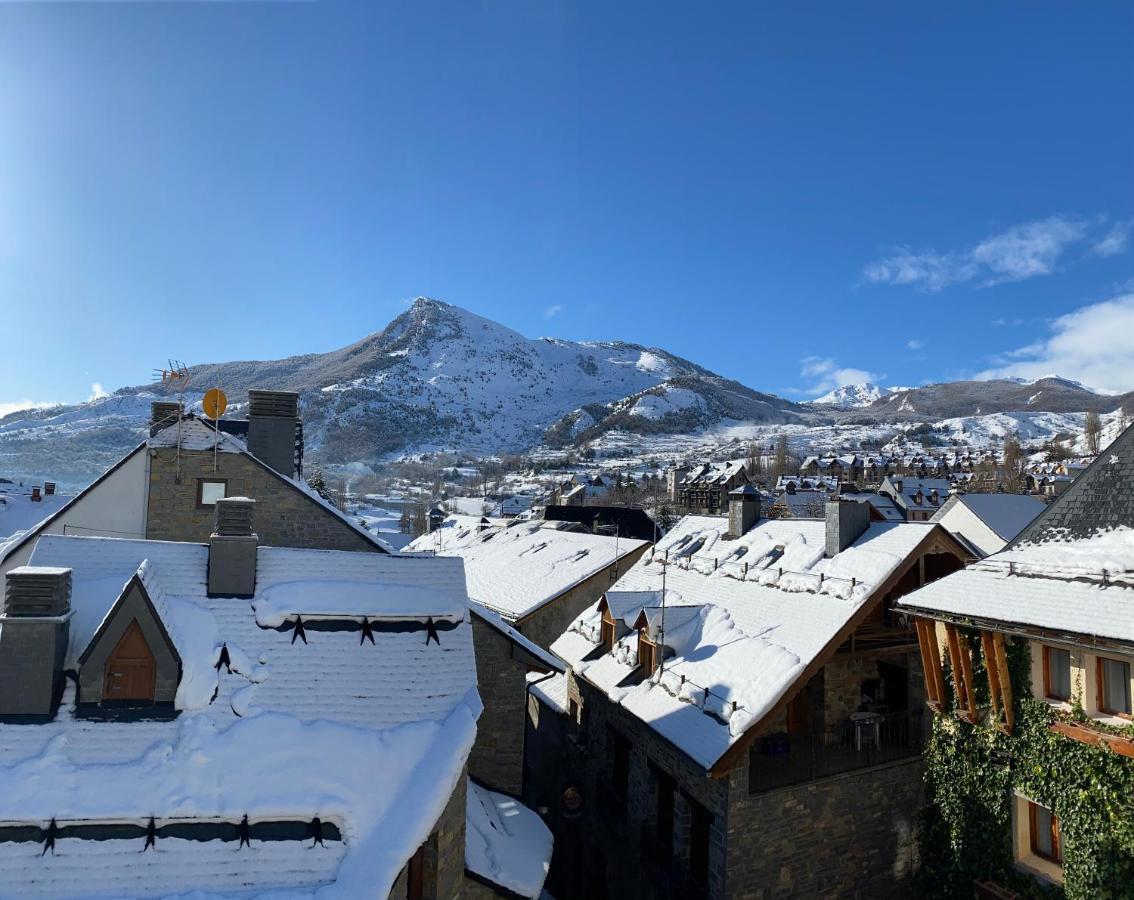 Esplendido Atico En Sallent Con Vistas 萨连特加列戈 外观 照片